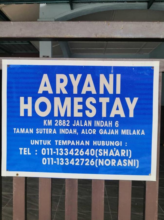 Aryani Homestay Kampong Kelemak Buitenkant foto