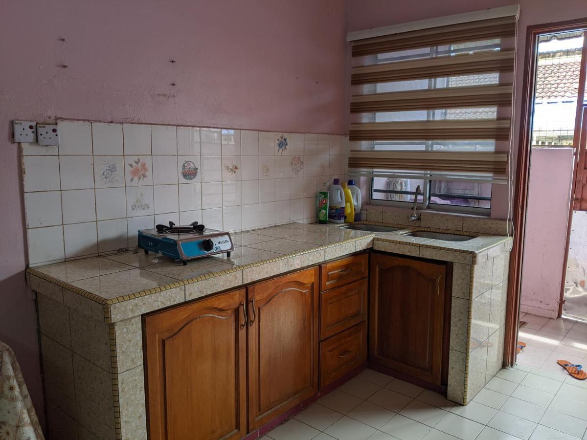 Aryani Homestay Kampong Kelemak Kamer foto