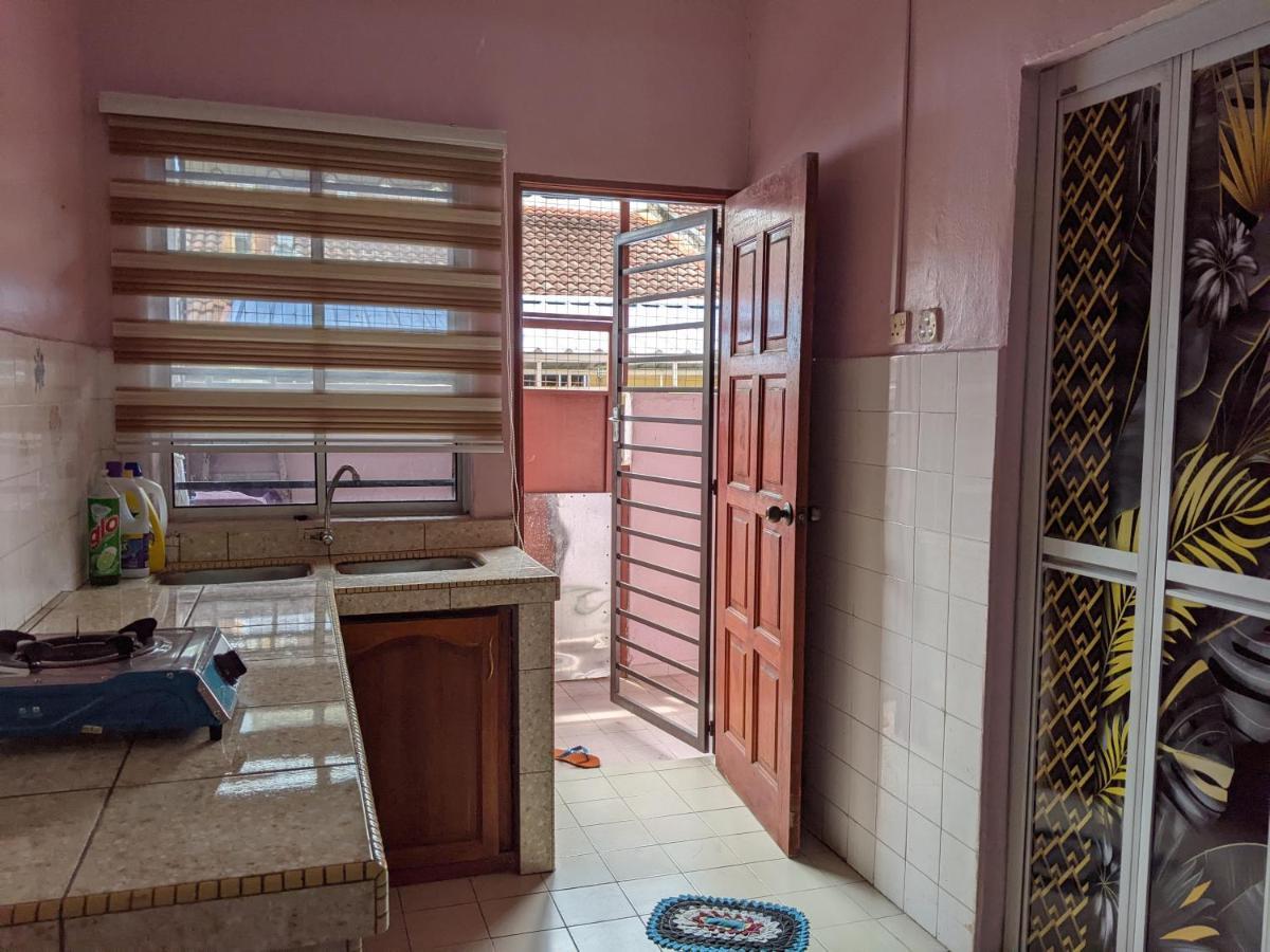 Aryani Homestay Kampong Kelemak Kamer foto